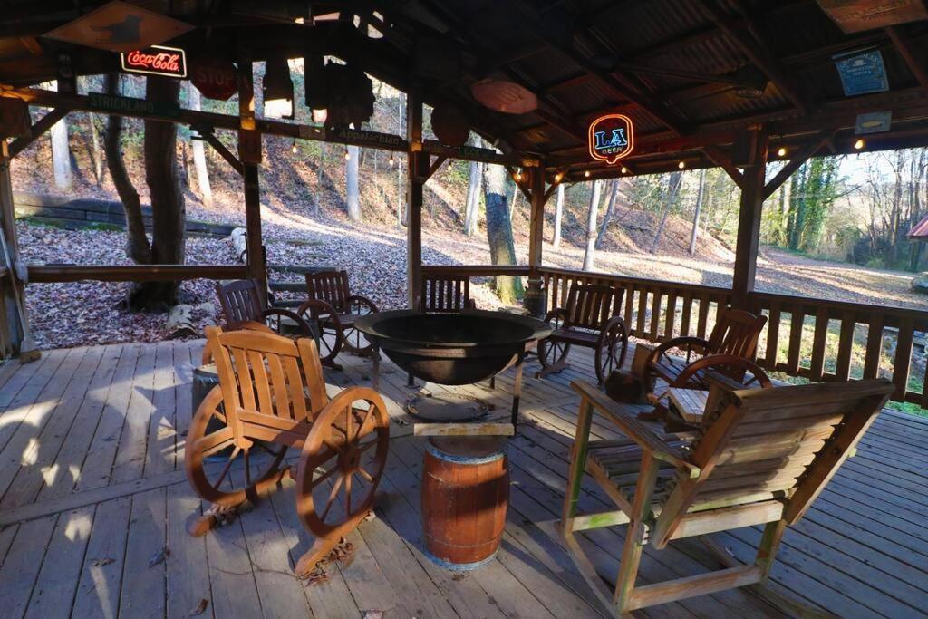 Holiday home Amazing Fireplace And Stream #11